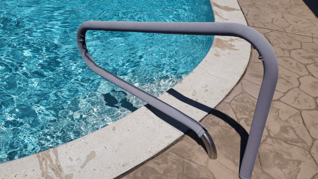 Weekly Pool Cleaning photo 2